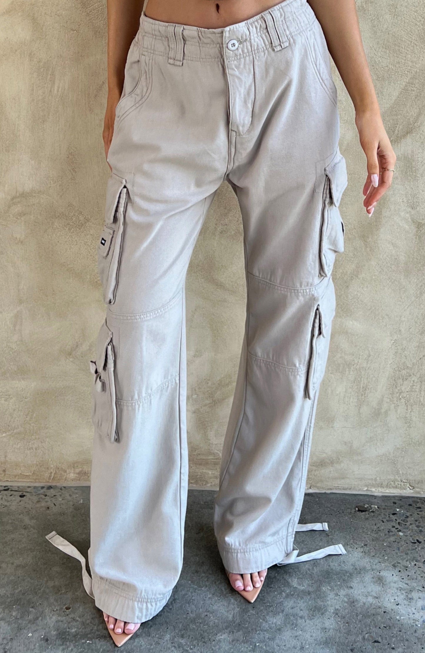 Tinashe Cargo Pants - Light Grey